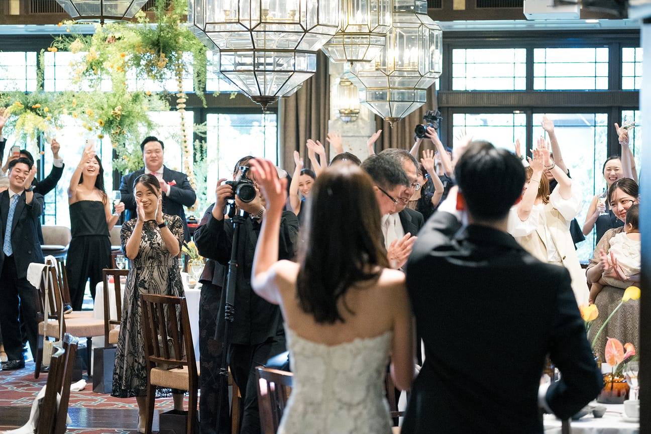 いそがしすぎて、結婚式なんて無理。